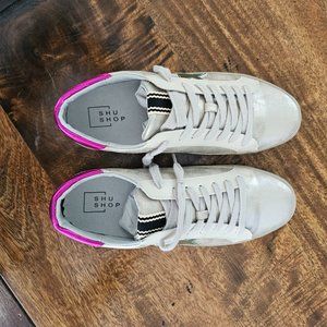 Pop Star Distressed Low Sneakers